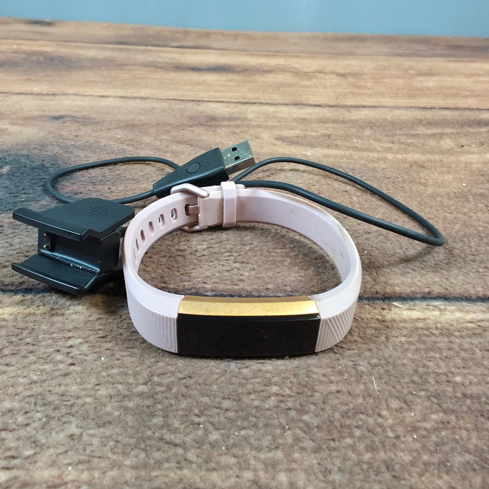 Fitbit Alta HR Fitness Tracker Women Small Pink Rose Gold Good Heart Rate Sleep